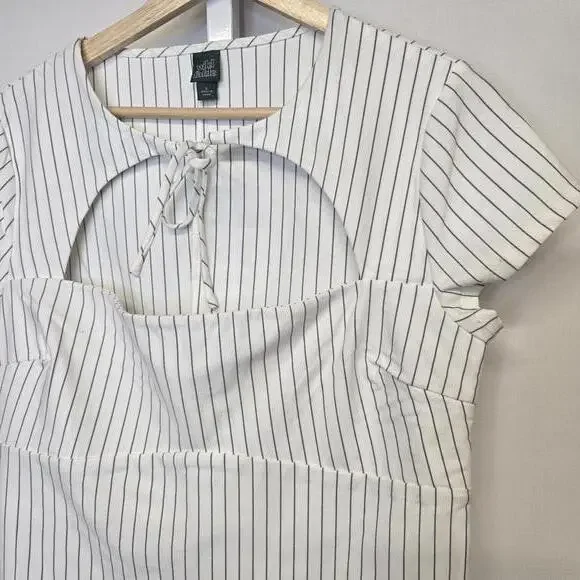 Wild Fable Womens Large White Pinstripe Cutout Short Sleeve Mini Dress VN1261424 - Picture 2 of 5